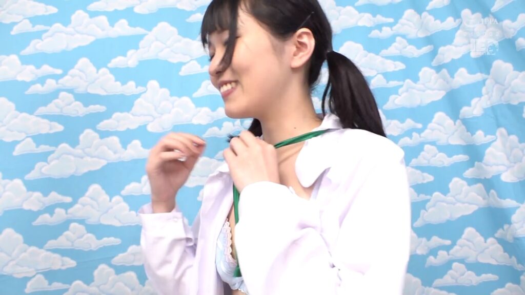 日泉舞香　着替え　バラジャーエロ　私立の女子校でずっと温室育ちの娘さんが挑戦!